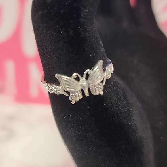 Butterfly Dainty 925 Sterling silver Ring size 7.75 NWT - Picture 1 of 6